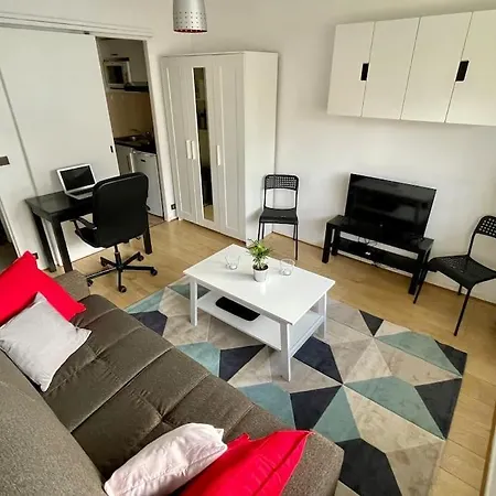 Fully Equiped Studio In 16 * פריז